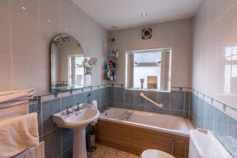 Spacious 4 Bedroom Home - 5 Min Walk To Town Enniskillen Exterior foto